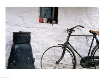 Bicycle leaning against a wall, Boyne Valley, Ireland | Obraz na stenu