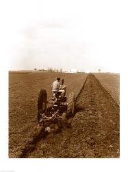 USA, Pennsylvania, Farmer on Tractor Plowing Field | Obraz na stenu