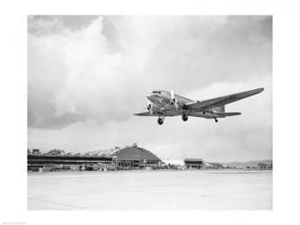 Low angle view of a military airplane landing, Douglas DC-3 | Obraz na stenu