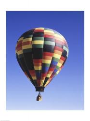 Low angle view of a hot air balloon rising, Albuquerque, New Mexico, USA | Obraz na stenu
