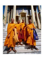 Group of monks, Wat Phra Kaeo Temple of the Emerald Buddha, Bangkok, Thailand | Obraz na stenu
