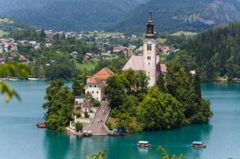 Bled, Slovenia. Church of the Assumption, Bled Island (photo) | Obraz na stenu