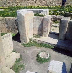 Megalithic temple site, c.30000-c.25000 BC (photo) | Obraz na stenu