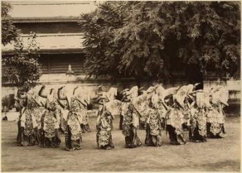 Veiled dancers at Mandalay, Burma, late 19th century (albumen print) (b/w photo) | Obraz na stenu