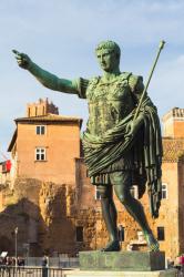 Statue of the Emperor Augustus with Trajan's Forum behind, Rome, Italy (photo) | Obraz na stenu