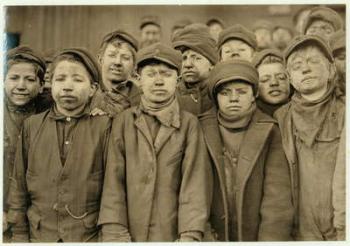 Breaker boys (who sort coal by hand) at Hughestown Borough Coal Co. Pittston, Pennsylvania, 1911 (b/w photo) | Obraz na stenu