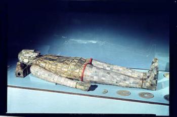 Jade burial suit, from the tomb of Princess Tou Wan, wife of Liu Sheng (d.113 BC) from Lingshang, Man-ch'eng, Hopei, Western Han Dynasty (jade with gold thread) | Obraz na stenu