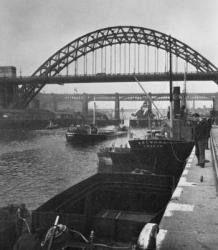 The Tyne Bridge, Newcastle-upon-Tyne (b/w photo) | Obraz na stenu