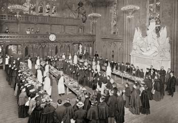 Leftovers from the annual Lord Mayor's banquet being distributed to the less fortunate, Guildhall, London, England c. 1903. | Obraz na stenu