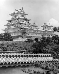 Himeji Castle, Kyoto, completed 1609 (b/w photo) | Obraz na stenu