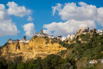Arcos de la Frontera, Cadiz Province, Andalusia, southern Spain. Typical white mountain town. (photo) | Obraz na stenu