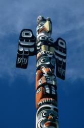 Haida Eagle clan totem pole (painted wood) | Obraz na stenu