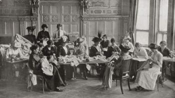 A ladies Red Cross sewing meeting in Claridge's Hotel, making woollen shirts for the war effort during World War I, from 'The Illustrated War News', 1914 (b/w photo) | Obraz na stenu