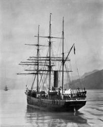 The Terra Nova sailed by Scott, in Antarctic waters, 1910 (photo) | Obraz na stenu