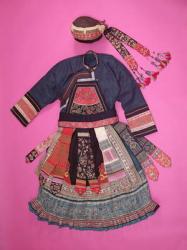 Woman's Dress and Basketry Hat, Ch'uan Miao (textile) | Obraz na stenu