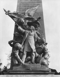 Monument to Leon Gambetta, central group, cour Napoleon, Louvre, 1888 (detail) (stone) (see also 346101, 346103, 346104, 346503) (b/w photo) | Obraz na stenu