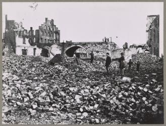 The ruins of Richmond, Virginia, 1865 (b/w photo) | Obraz na stenu