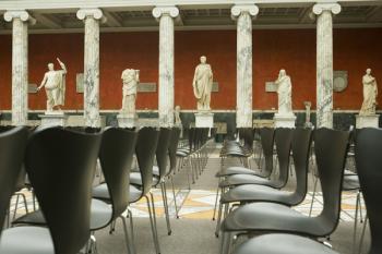 The Concert Hall lined with Roman statuary, Ny Carlsberg Glyptotek, Copenhagen, Denmark (photo) | Obraz na stenu