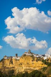 Arcos de la Frontera, Cadiz Province, Andalusia, southern Spain. Typical white mountain town. (photo) | Obraz na stenu