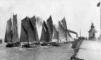 Regatta at Yarmouth (b/w photo) | Obraz na stenu