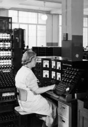 Testing of television broadcasting equipment at the Telefunken manufacturing plant, Berlin, c.1935 (b/w photo) | Obraz na stenu