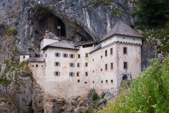 Predjama Castle, Slovenia (photo) | Obraz na stenu