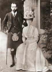 The Prince of Wales, later King George V, with his wife Mary of Teck in 1909. From The Story of Seventy Momentous Years, published by Odhams Press 1937. | Obraz na stenu