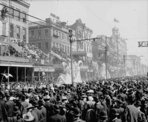 New Orleans, Louisiana, Mardi Gras Day, the "Red" Pageant, c.1890-1910 (b/w photo) | Obraz na stenu