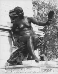 Monument to Leon Gambetta, Truth, cour Napoleon, Louvre, 1888 (detail) (marble & stone) (see also 346101, 346102, 346503) (b/w photo) | Obraz na stenu