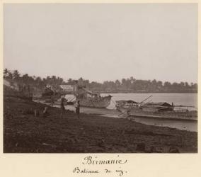 Boats carrying rice on the River Thanlwin, Mupun district, Moulmein, Burma, late 19th century (albumen print) (b/w photo) | Obraz na stenu