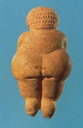 The Venus of Willendorf, rear view of female figurine, Gravettian culture, Upper Palaeolithic Period, c.30000-18000 BC (oolitic limestone coloured with red ochre) (see also 54145 & 93777) | Obraz na stenu