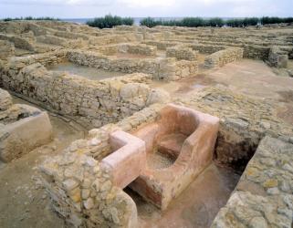 Ruins of the city (photo) | Obraz na stenu