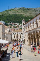 Pred Dvorom street in the old city, arches of the Rector's Palace on the right, Dubrovnik, Croatia (photo) | Obraz na stenu