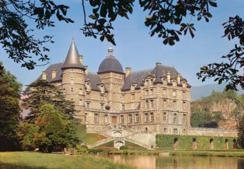 View of the Chateau de Vizille, built for the Constable of Lesgiuieres in 1611-19 (photo) | Obraz na stenu