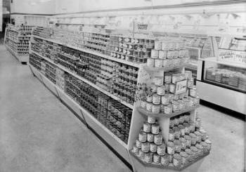 Tinned foods aisle, Woolworths store, 1956 (b/w photo) | Obraz na stenu
