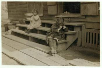 5 year old Olga Schubert began work about 5:00 A.M. helping her mother in the Biloxi Canning Factory, Mississippi, picking shrimps. She was tired out and refused to be photographed, 1911 (b/w photo) | Obraz na stenu