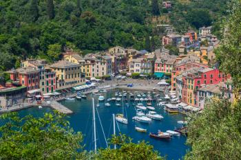 Portofino, Genoa Province, Liguria, Italian Riviera, Italy. Classic overall view of the village and harbour (photo) | Obraz na stenu