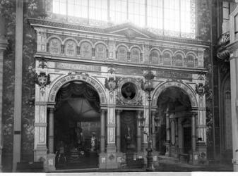 Portico of the Silversmith Pavilion at the Universal Exhibition, Paris, 1889 (b/w photo) | Obraz na stenu