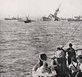 HMS Majestic sinking May 27 1915, from 'The War Illustrated Album deLuxe', published in London, 1916 (litho) | Obraz na stenu