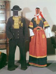 Two mannequins wearing traditional costumes for the Feast of Pont-l'Abbe, 1880 (mixed media) | Obraz na stenu
