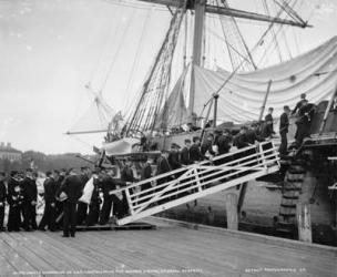 Cadets embarking on U.S.S. Constellation for summer cruise, U.S. Naval Academy, Annapolis, Maryland, c.1890-1901 (b/w photo) | Obraz na stenu