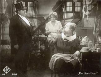 Still from the film "The Blue Angel" with Marlene Dietrich, Kurt Gerron and Emil Jannings, 1930 (b/w photo) | Obraz na stenu
