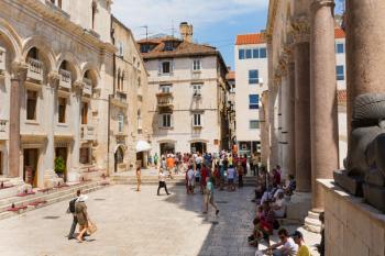 Peristyle or Perestil Square, Split, Croatia (photo) | Obraz na stenu