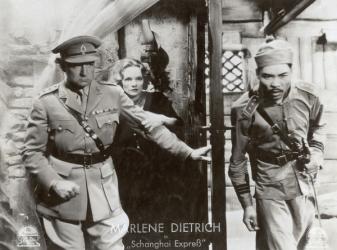 Still from the film "Shanghai Express" with Marlene Dietrich and Clive Brook, 1932 (b/w photo) | Obraz na stenu