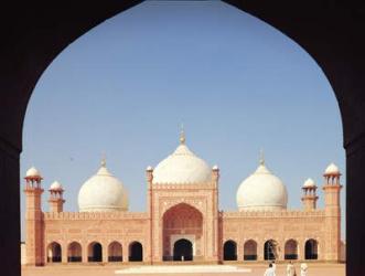 The Badshahi Mosque, built 1673-74 (photo) | Obraz na stenu