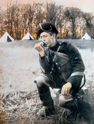 Belgian artillery man using a field telephone during the First World War. From La Esfera, 1914. | Obraz na stenu