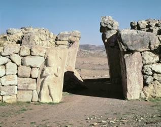 The King's Gate from the walls of Hattusas (photo) | Obraz na stenu