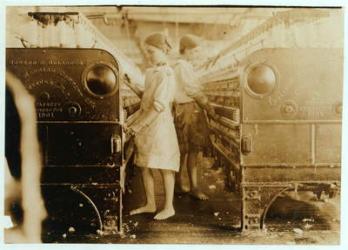 Elsie and Sadie working at Yazoo City Yarn Mills, Mississippi said they were 13 years old, 1911 (b/w photo) | Obraz na stenu