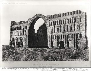 The Palace of Ctesiphon, from 'L'Art Antique de la Perse' by Marcel Dieulafoy, published 1884-85 (b/w photo) | Obraz na stenu