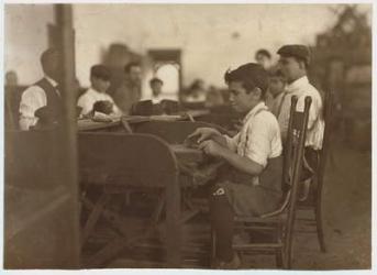 Child apprentice at De Pedro Casellas Cigar Factory, Tampa, Florida, 1909 (b/w photo) | Obraz na stenu